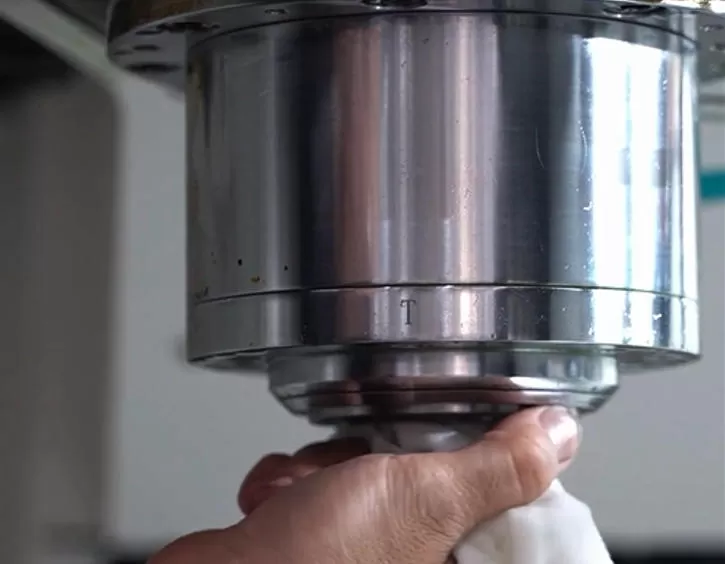 Penjagaan tirus spindel CNC